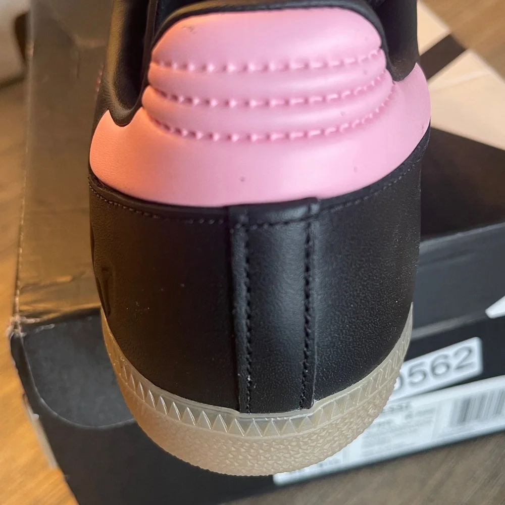 NIB ADIDAS MESSI SAMBA MENS INDOOR SOCCER LEATHER SHOES CORE BLACK/PINK SZ10 - Picture 16 of 17